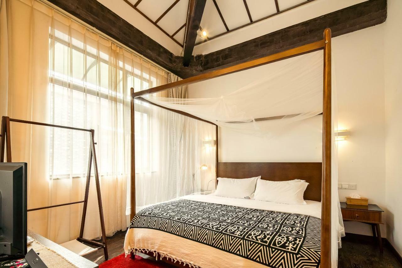 Qintai Tibetan Culture Boutique Hotel Chengdu Exterior photo