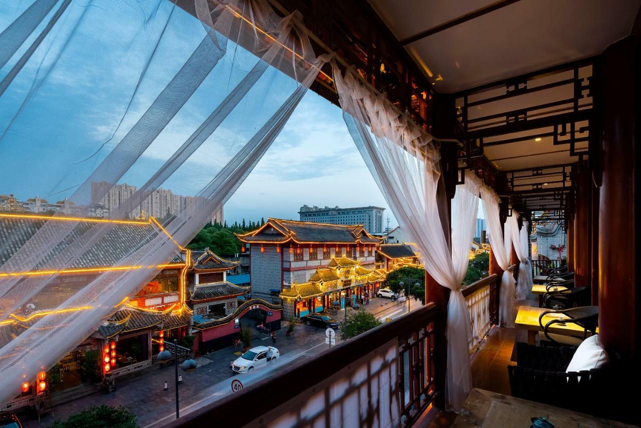 Qintai Tibetan Culture Boutique Hotel Chengdu Exterior photo